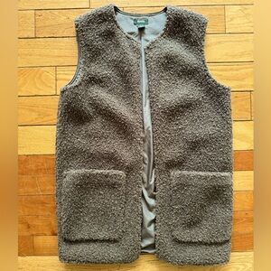 Roots Sherpa Vest